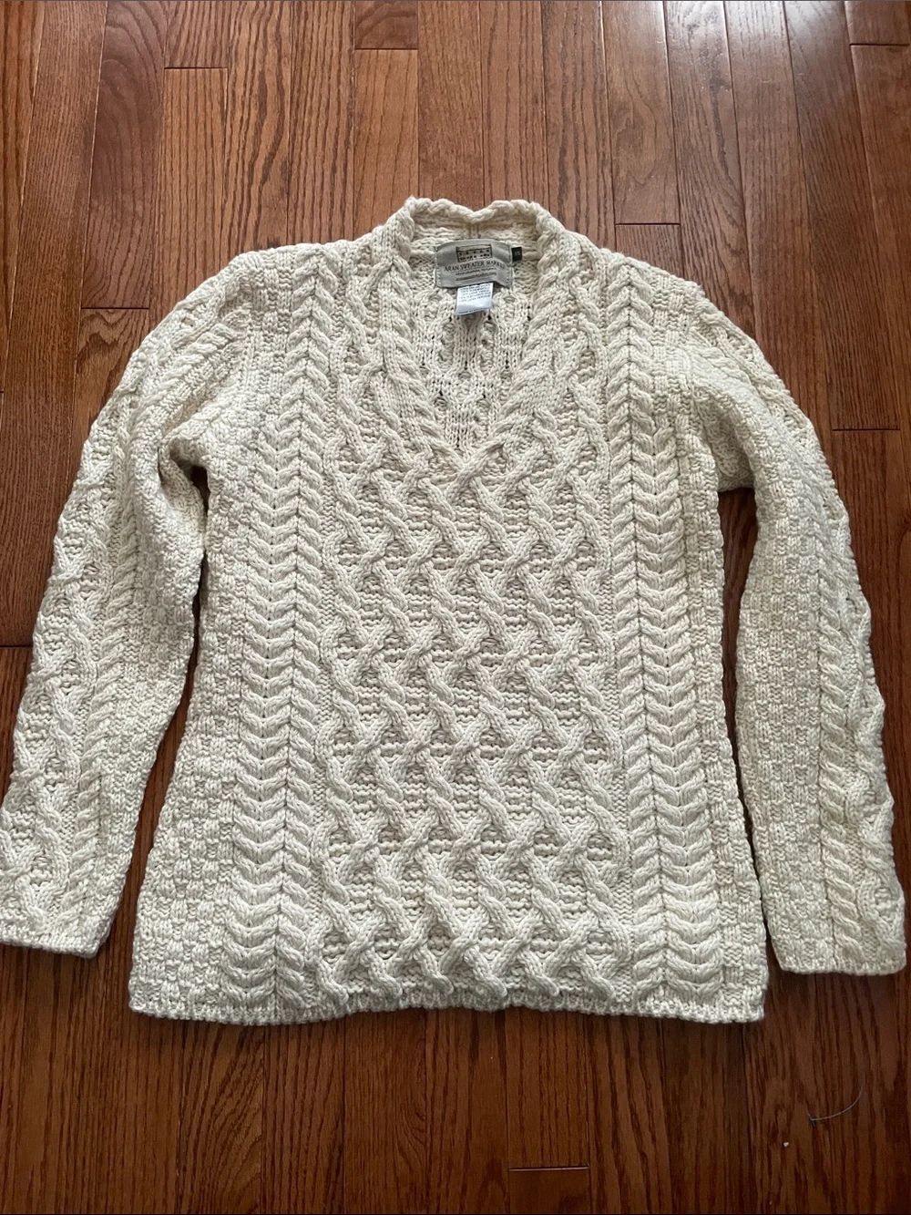 Aran Sweater Market Virgin Wool Cream Cable Knit V Neck SweaterSz XS